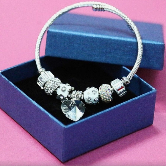 NWOT Heart Wrap Bracelet - Picture 4 of 9